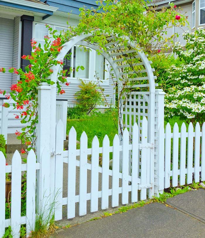 Vinyl fence — Temecula project