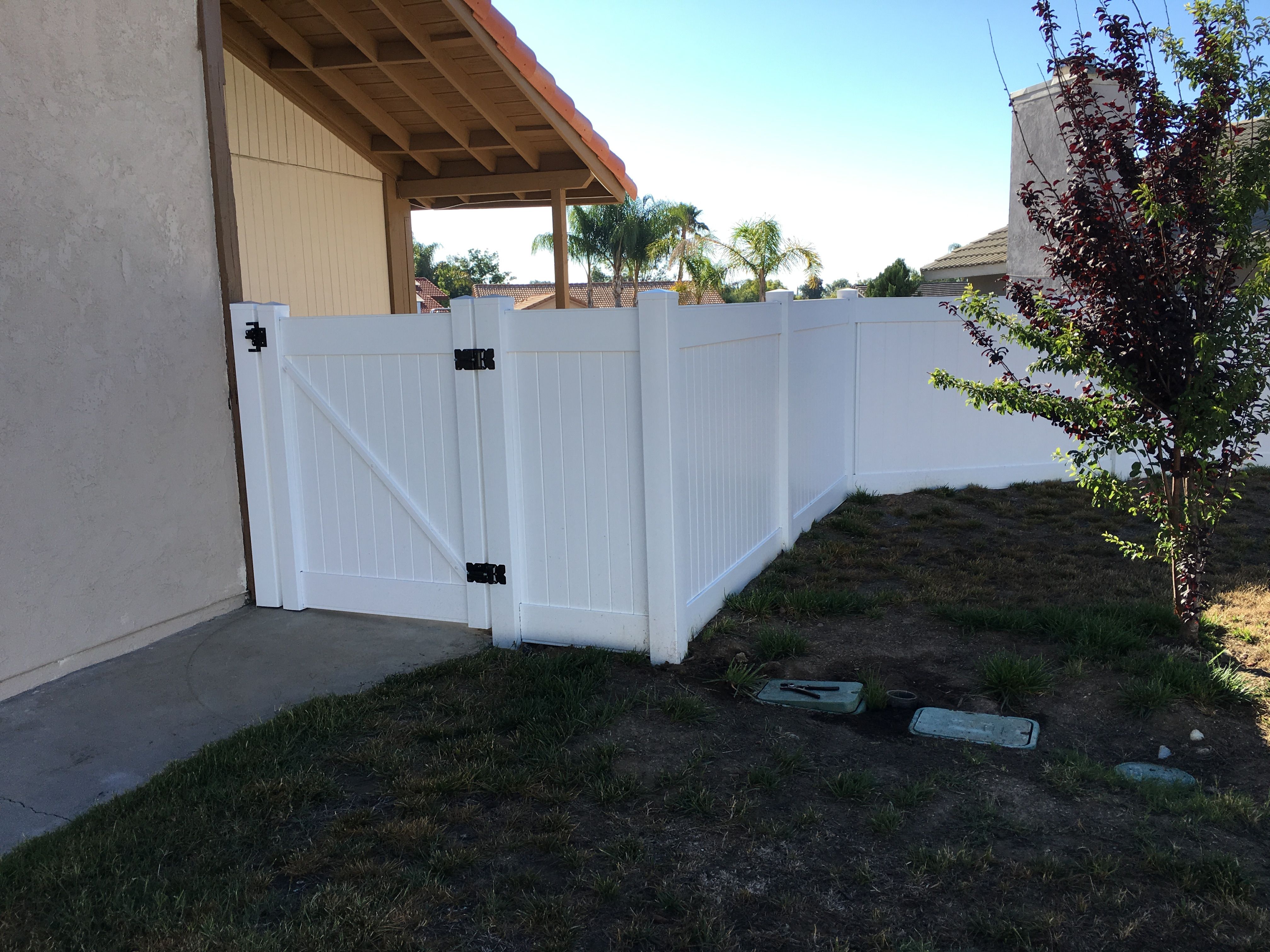 Vinyl fence — large installation