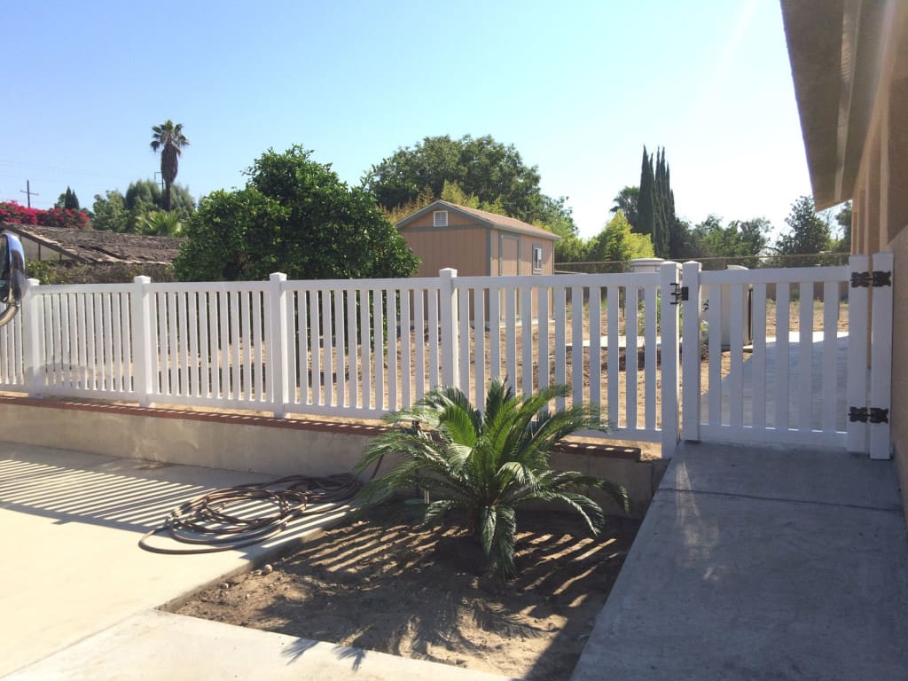 Vinyl fence — backyard perimeter
